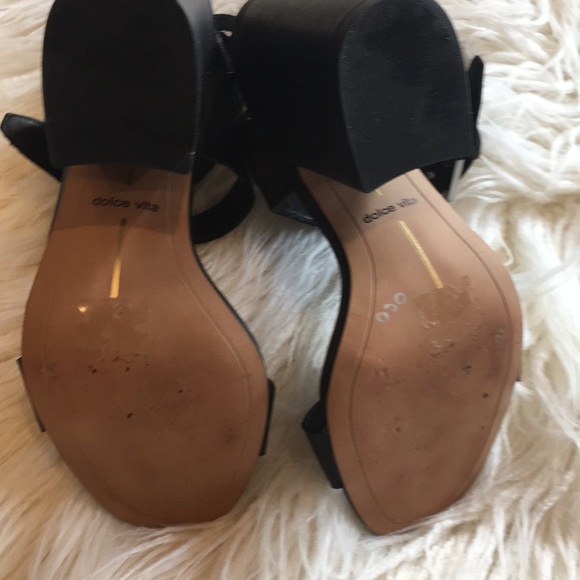 Buckled heels SOLD - Picture 7 of 8